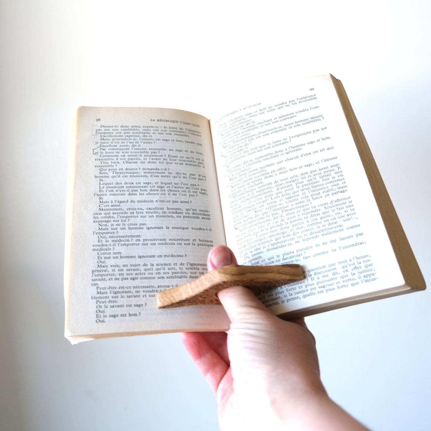 La littéraire - Bague de lecture en bois personnalisée