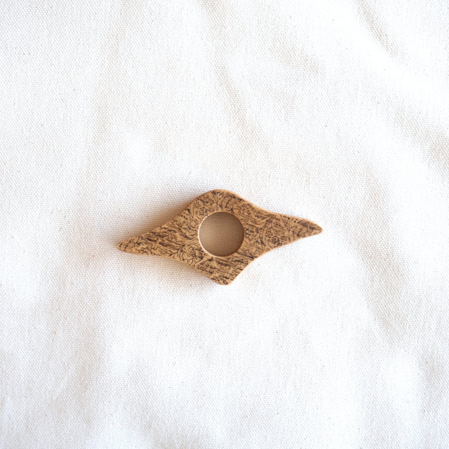 La littéraire - Bague de lecture en bois personnalisée