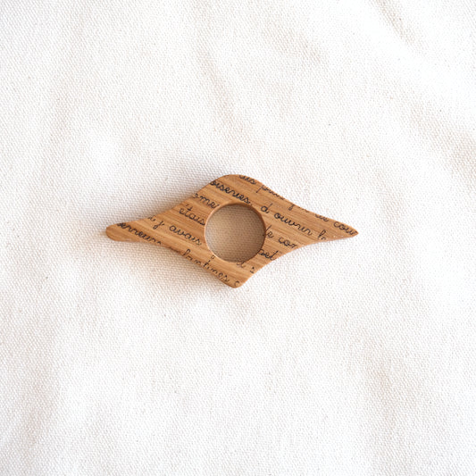 La littéraire - Bague de lecture en bois personnalisée
