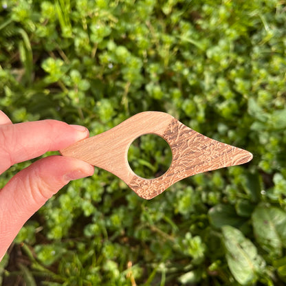 La littéraire - Bague de lecture en bois personnalisée