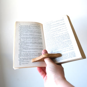 La littéraire - Bague de lecture en bois personnalisée
