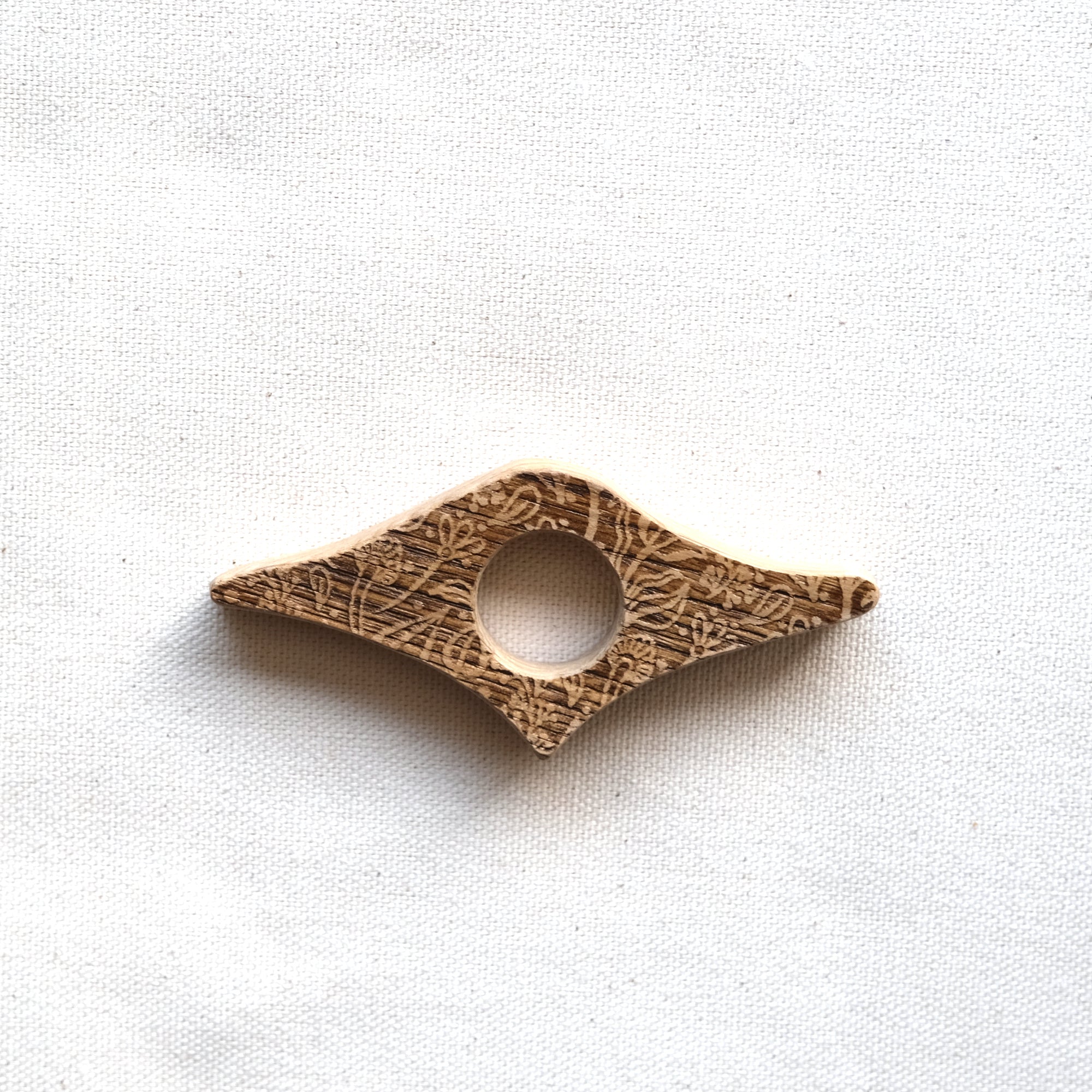 La littéraire - Bague de lecture en bois