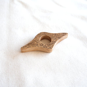 La littéraire - Bague de lecture en bois personnalisée