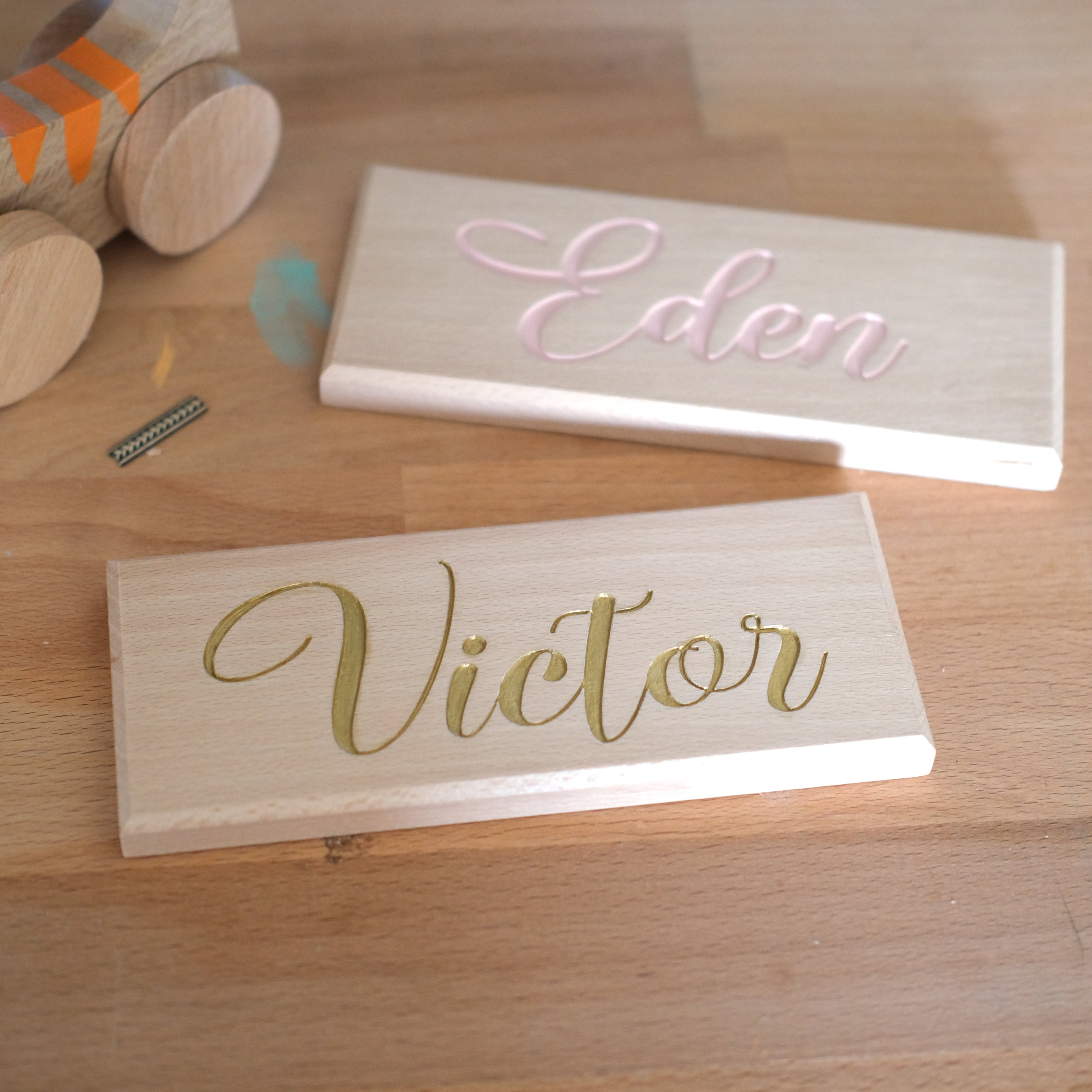 Plaque De Porte Bois "Cœur Pieds Nus" (13x12cm) – Le Petit Mot Doux Qui Fait Sourire Au Quotidien !